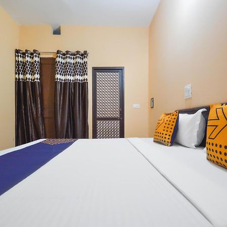 Spot On Hotel Diamond Sohāna Extérieur photo