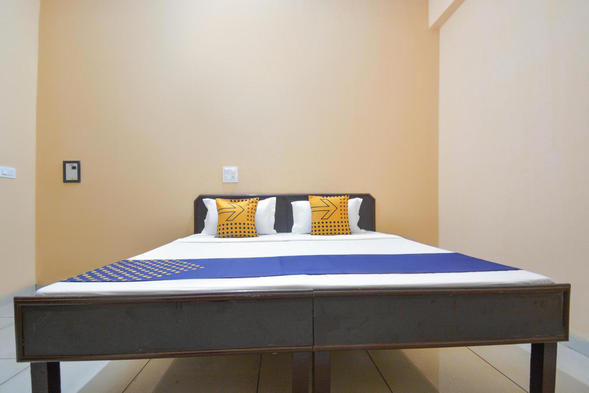 Spot On Hotel Diamond Sohāna Extérieur photo