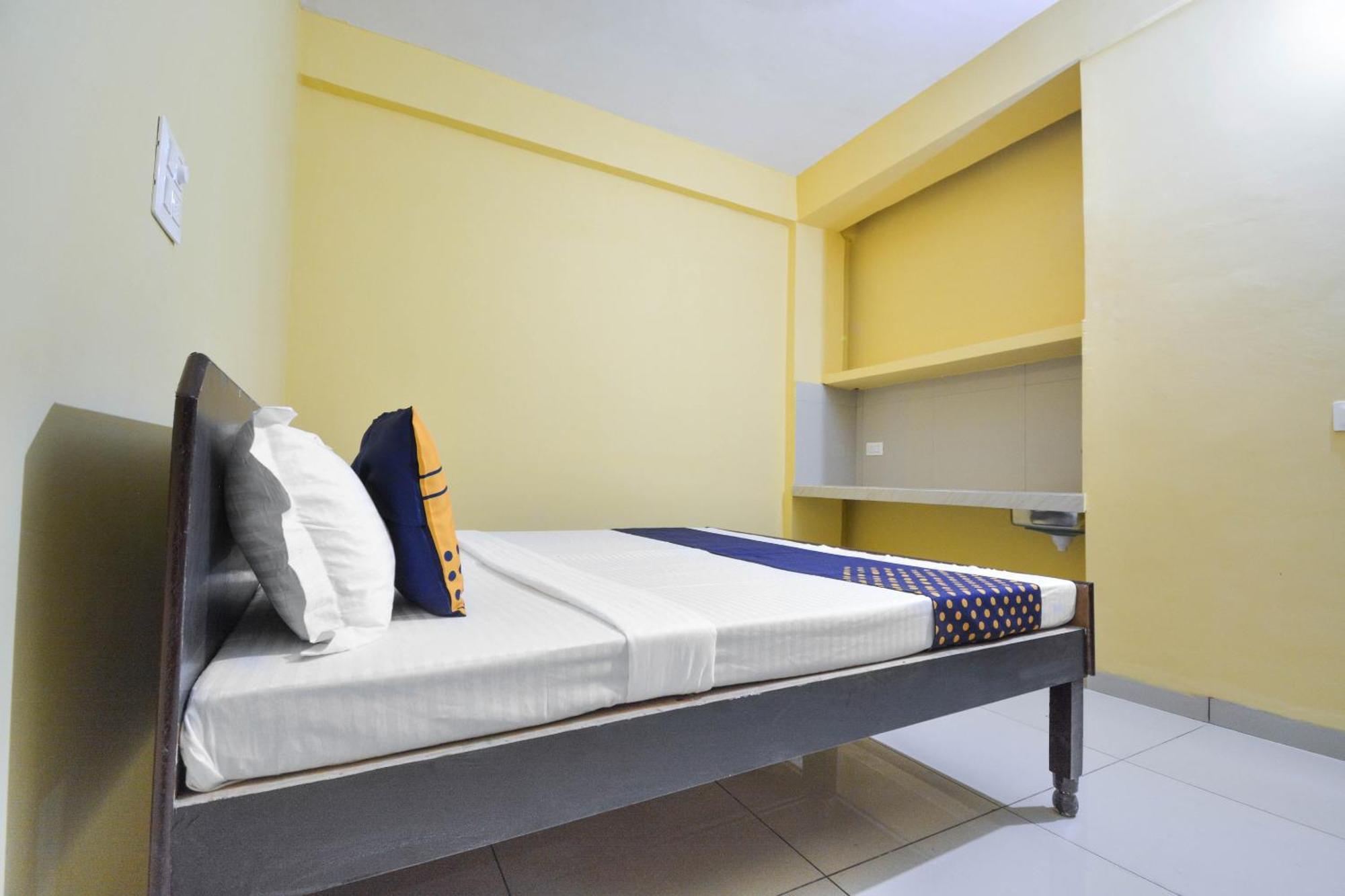 Spot On Hotel Diamond Sohāna Extérieur photo